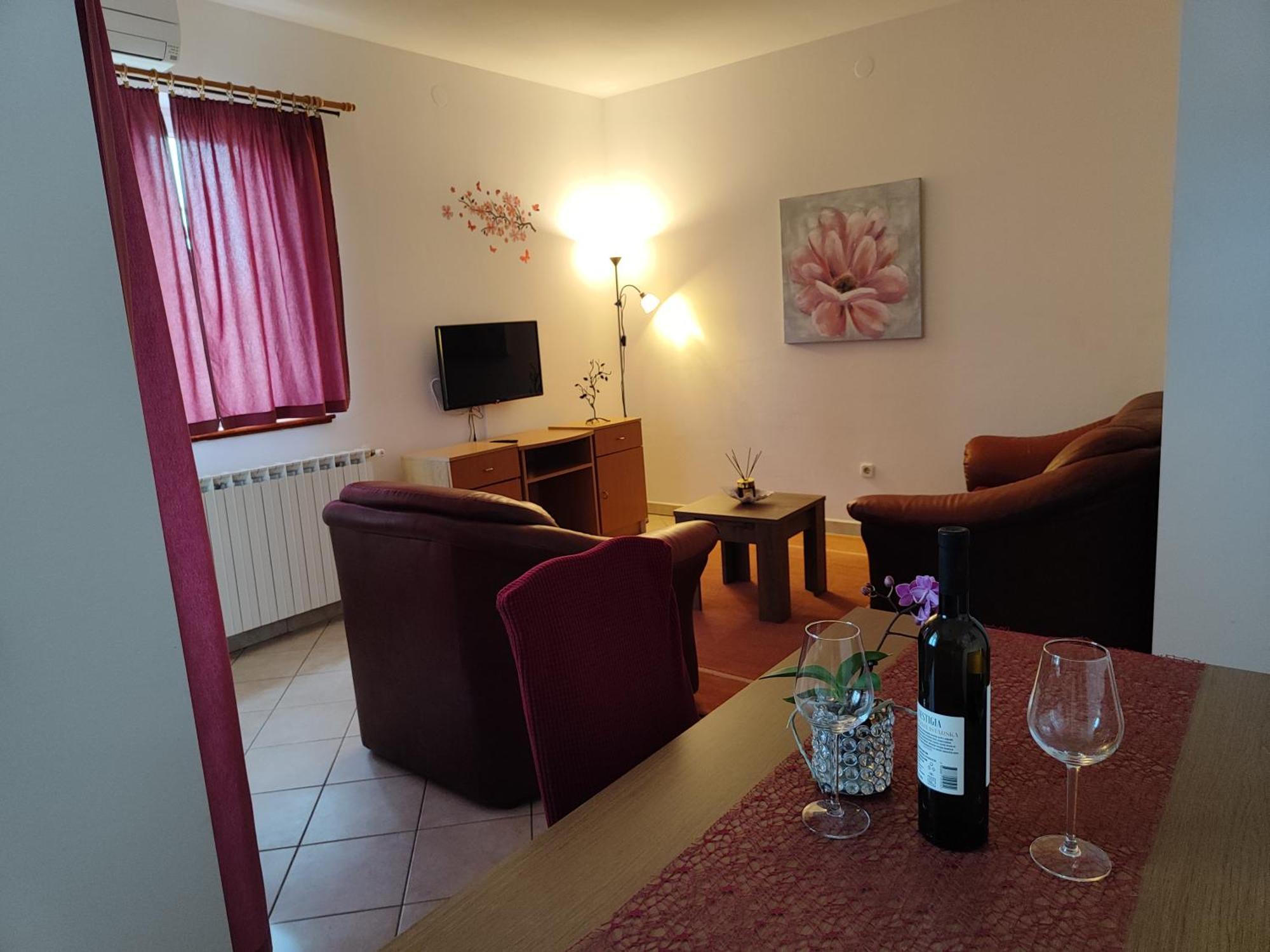 Family Apartments Suzi ロヴィニ エクステリア 写真